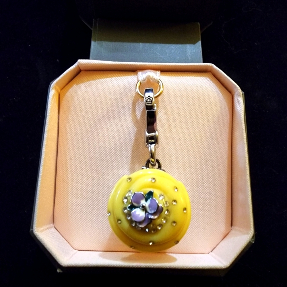 NIB Juicy Couture Cupcake Charm